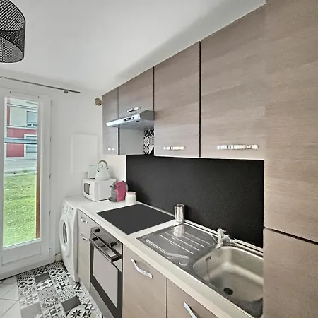 Appartement Studio Calme, Rer 5Mn,Paris En 15Mn,Commerces 3Mn *